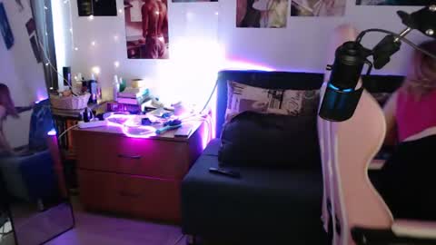 Lisa online show from June 25, 2:44 am