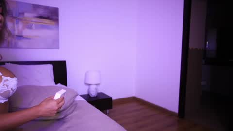 Snapshot of fantasystudiox chatting on March 10, 3:12 am Carmina online show from March 10, 3:12 am