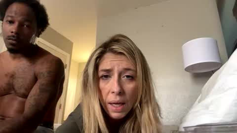 fararayne online show from December 4, 5:54 pm