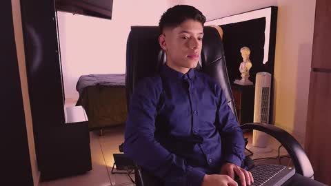 farid_jake_ online show from October 2, 7:43 pm