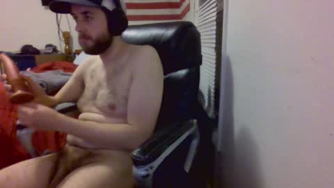 Snapshot of farmboy2398 chatting on December 22, 2:06 am farmboy2398 online show from December 22, 2:06 am