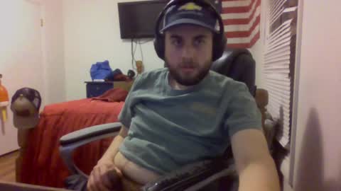 Snapshot of farmboy2398 chatting on December 26, 3:38 am farmboy2398 online show from December 26, 3:38 am