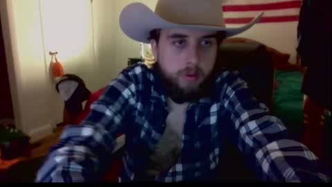 Snapshot of farmboy2398 chatting on November 1, 2:24 am farmboy2398 online show from November 1, 2:24 am