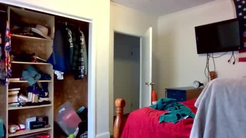 Snapshot of farmboy2398 chatting on December 3, 7:12 pm farmboy2398 online show from December 3, 7:12 pm