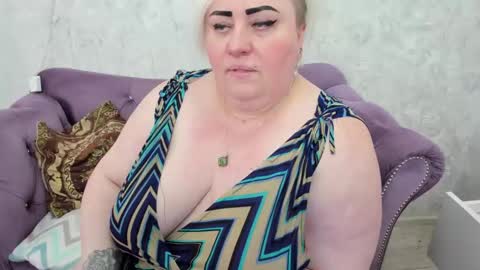 Snapshot of fashiona chatting on March 9, 10:41 am fashiona online show from March 9, 10:41 am