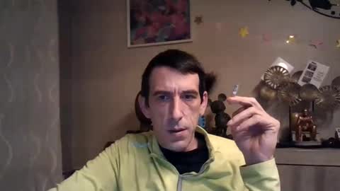 Snapshot of fasterlife chatting on February 3, 3:09 am Fastlife online show from February 3, 3:09 am