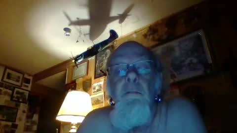 Snapshot of fastninja14r chatting on May 27, 4:37 pm Fastninja14R online show from May 27, 4:37 pm
