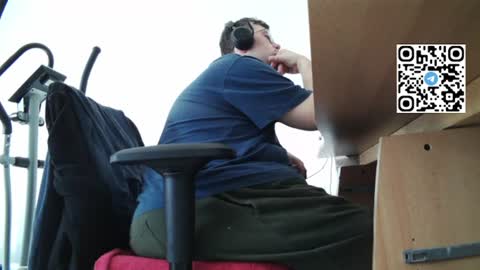 Snapshot of fat_bubble chatting on July 5, 4:14 pm Fat Bernd online show from July 5, 4:14 pm