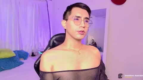 Snapshot of fatass_420 chatting on November 12, 6:52 pm Johan online show from November 12, 6:52 pm