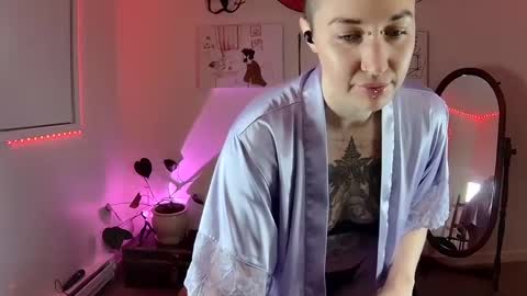 Snapshot of fate_fletcher chatting on February 13, 2:45 am fate_fletcher online show from February 13, 2:45 am