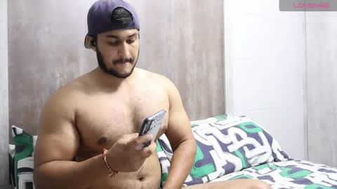 fatherfly001 online show from April 30, 8:48 pm
