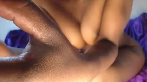 Snapshot of fatpussy_ebony_girl chatting on February 15, 5:04 am lexie online show from February 15, 5:04 am