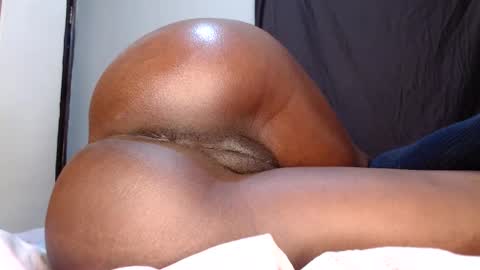 Snapshot of fatpussy_ebony_girl chatting on March 5, 7:21 pm lexie online show from March 5, 7:21 pm