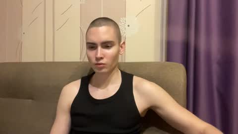 Snapshot of faustfrost chatting on May 5, 7:33 pm Faust online show from May 5, 7:33 pm