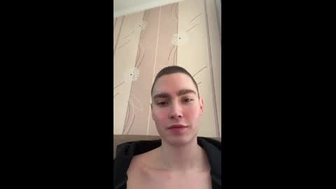 Snapshot of faustfrost chatting on May 17, 12:34 pm Faust online show from May 17, 12:34 pm
