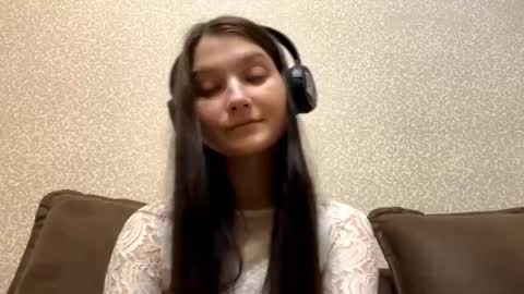 Aurora 18yo online show from October 31, 9:32 am