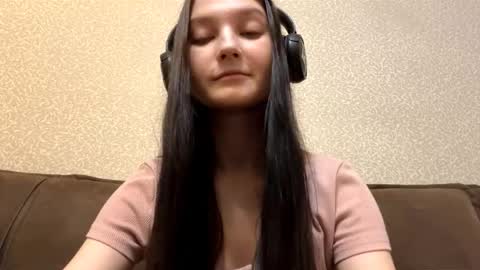 Aurora 18yo online show from December 1, 9:36 am