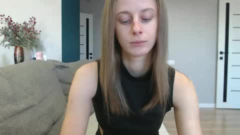 favoriteyour online show from December 15, 9:02 am