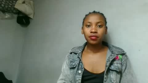 Snapshot of fayence09 chatting on September 12, 5:29 am fayence09 online show from September 12, 5:29 am
