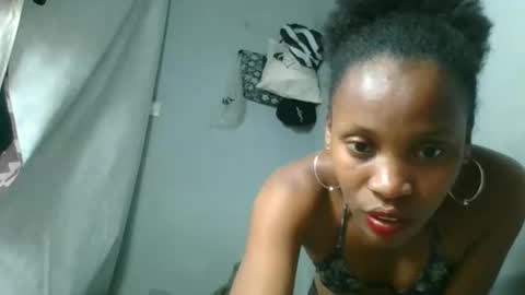 Snapshot of fayence09 chatting on September 17, 7:26 pm fayence09 online show from September 17, 7:26 pm