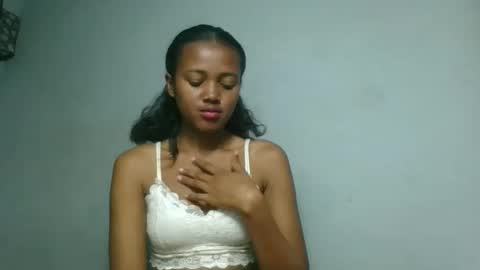 Snapshot of fayence09 chatting on September 18, 7:38 pm fayence09 online show from September 18, 7:38 pm
