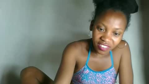 Snapshot of fayence09 chatting on October 12, 9:47 pm fayence09 online show from October 12, 9:47 pm