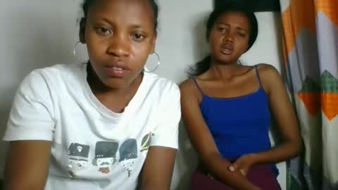Snapshot of fayence09 chatting on October 19, 1:45 pm fayence09 online show from October 19, 1:45 pm