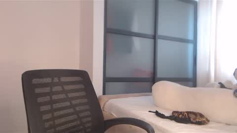 PRETTY online show from December 5, 10:33 am