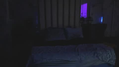 Luna and Leoh online show from July 24, 1:58 am