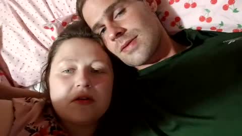feastonme00 online show from August 2, 3:16 am