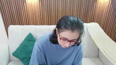 Feelena online show from June 6, 5:17 pm