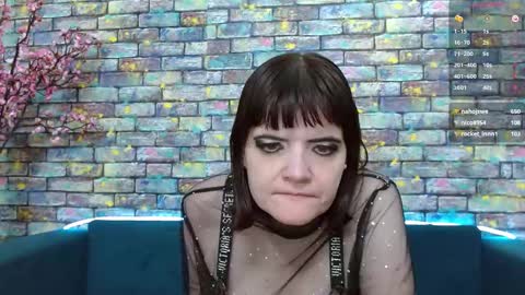 Snapshot of feelsgoodwoman chatting on January 19, 3:18 am Laura online show from January 19, 3:18 am