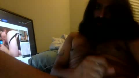 Snapshot of feetloverboi138 chatting on June 24, 6:34 am feetloverboi138 online show from June 24, 6:34 am