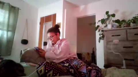 Snapshot of feetnymph chatting on November 18, 7:29 pm Soley online show from November 18, 7:29 pm