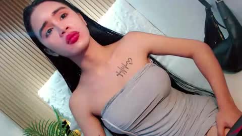 Snapshot of feisty_woman chatting on May 8, 11:37 am Prianka online show from May 8, 11:37 am