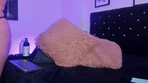 felina online show from July 10, 3:47 pm