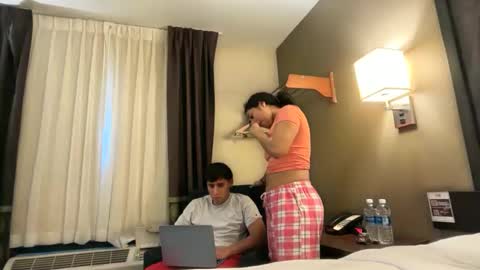 Snapshot of felinasol chatting on December 17, 9:54 pm FelinaSol online show from December 17, 9:54 pm