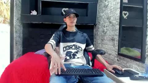 felipe fiire online show from May 1, 1:59 pm