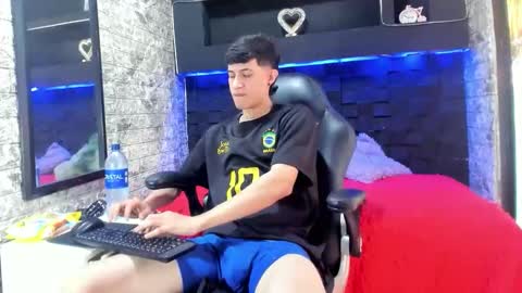 felipe fiire online show from May 12, 1:52 pm