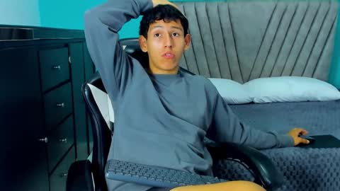 Snapshot of felipehot_gonzales chatting on September 9, 12:59 pm felipehot_gonzales online show from September 9, 12:59 pm