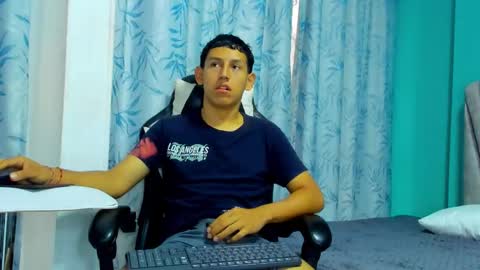 Snapshot of felipehot_gonzales chatting on September 28, 12:43 pm felipehot_gonzales online show from September 28, 12:43 pm