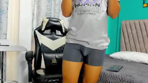 Snapshot of felipehot_gonzales chatting on September 29, 12:43 pm felipehot_gonzales online show from September 29, 12:43 pm