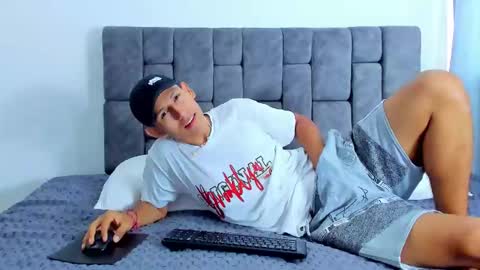 Snapshot of felipehot_gonzales chatting on October 16, 12:50 pm felipehot_gonzales online show from October 16, 12:50 pm