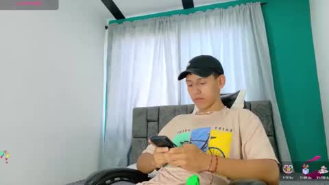 felipehotgonzalez online show from November 24, 1:00 pm