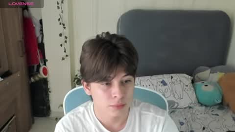 Snapshot of felix_leex chatting on June 17, 7:04 pm Felix leex online show from June 17, 7:04 pm