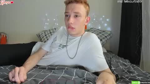 Snapshot of felixcurt69 chatting on July 22, 10:07 am felixcurt online show from July 22, 10:07 am
