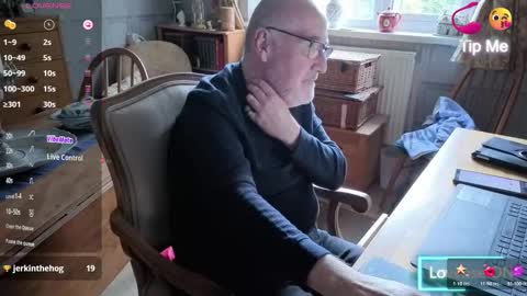 Snapshot of fellainsp8 chatting on November 13, 3:00 pm Adam online show from November 13, 3:00 pm