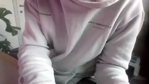 Snapshot of fem_alice_louis_dom chatting on December 4, 7:50 am fem_alice_louis_dom online show from December 4, 7:50 am