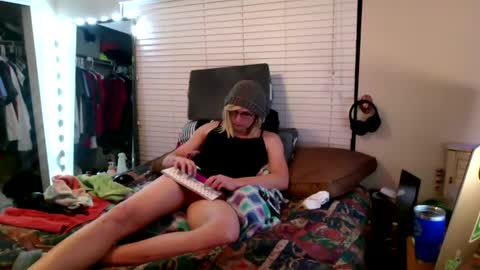 Allie North online show from January 24, 8:02 am