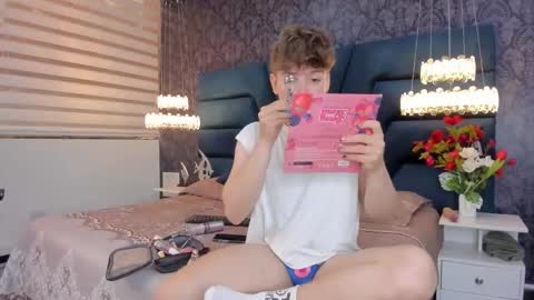 Femboy Max online show from February 27, 11:32 am